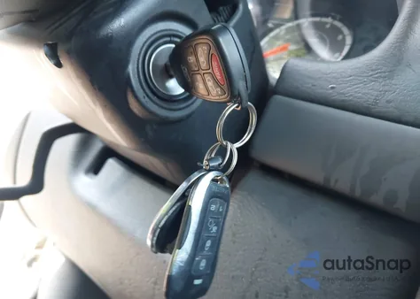 2005 Jeep Liberty Sport из США, поврежденный, VIN 1J4GL48K25W695194